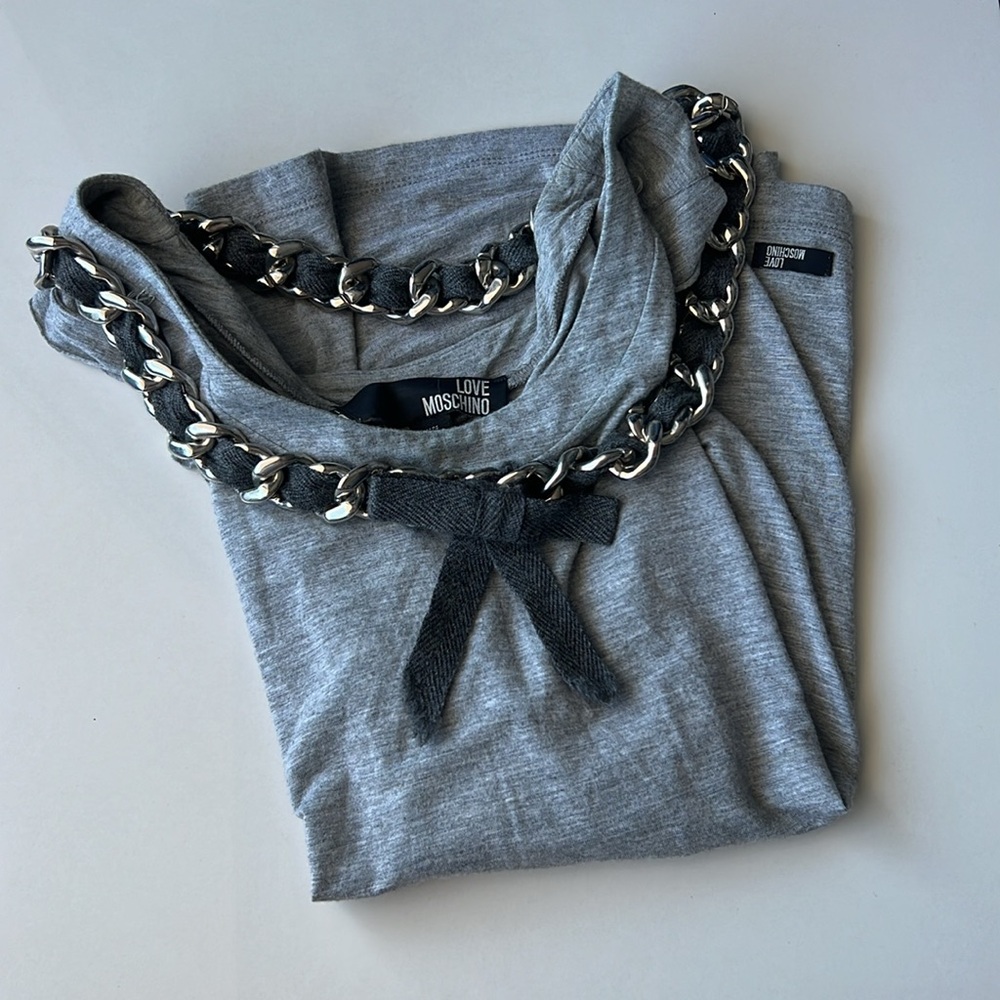 LOVE MOSCHINO grey top